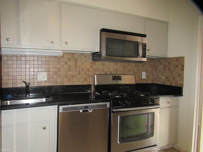Building Photo - 2 br, 2 bath House - 4 Cross Keys Rd Apt F