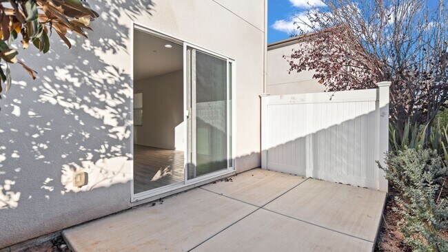 Building Photo - 1538 Coronado Ave