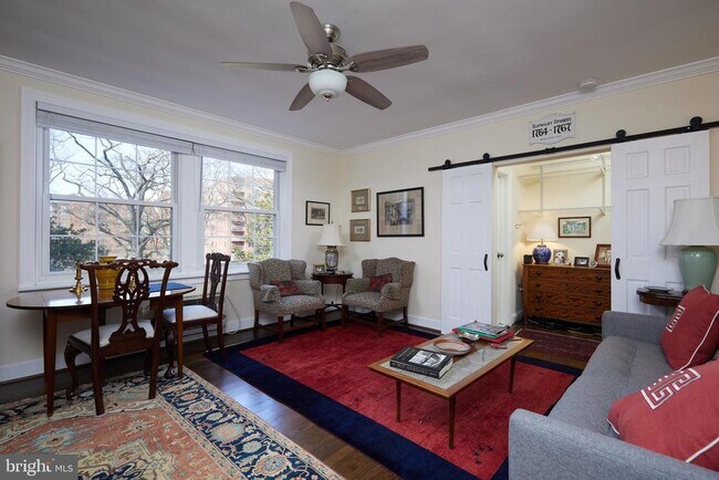 Foto del edificio - 3051 Idaho Ave NW
