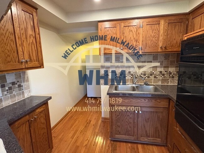 Building Photo - 1631 E Belleview Pl