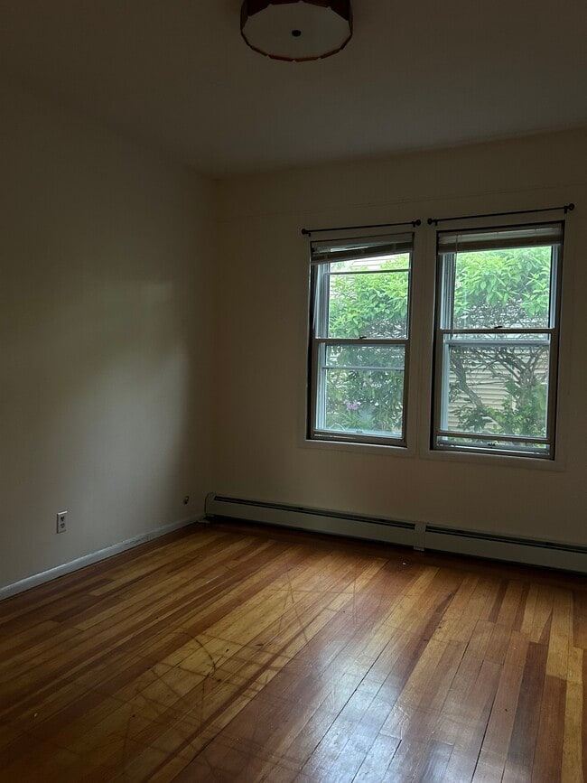 Building Photo - 781 Academy Ave
