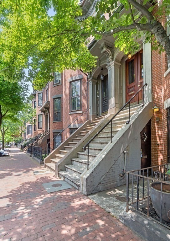 Building Photo - 95 Appleton St
