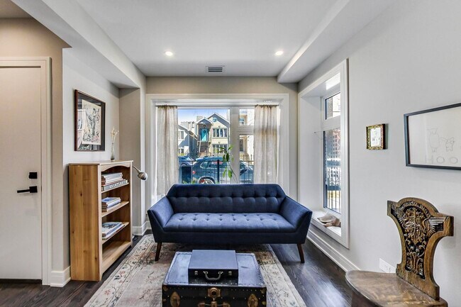Foto del edificio - 834 N Marshfield Ave