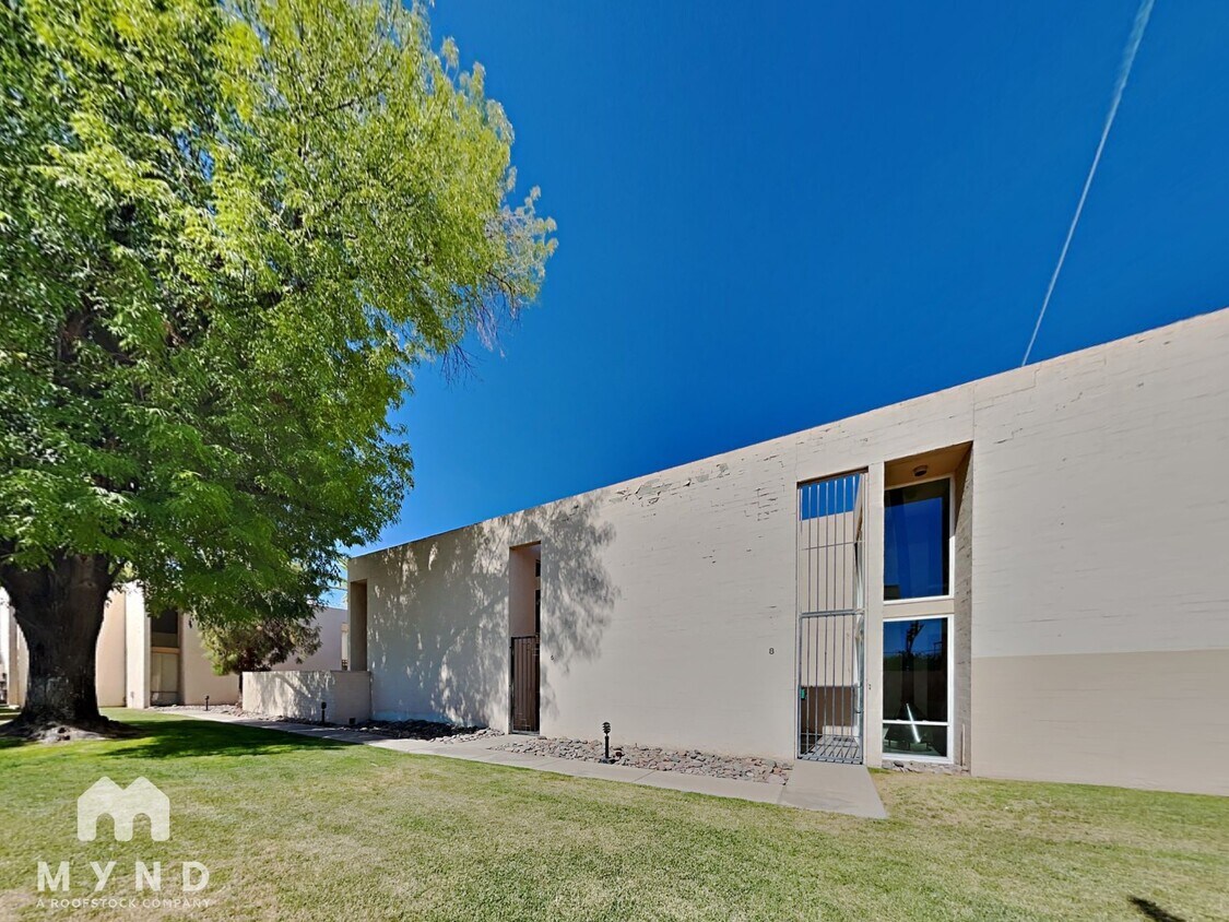 Foto principal - 930 S Dobson Rd