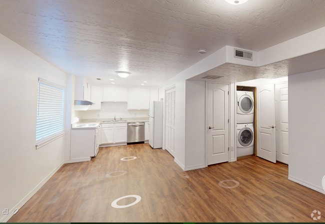 Building Photo - 9929 N Mulberry Dr