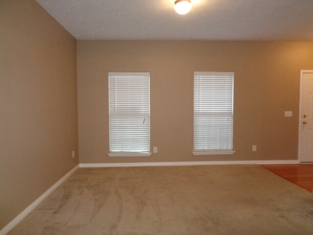 Building Photo - 1010 Oakhall Dr