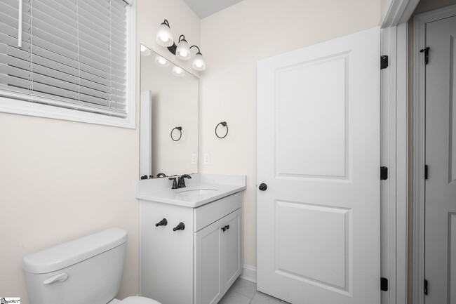 Building Photo - 22 Daybreak Pl