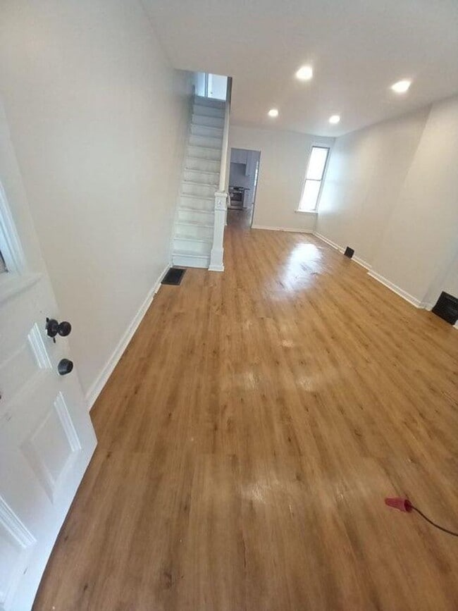 Foto del edificio - Fully remodel 4 bedroom house with 1.5 bath