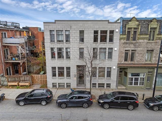 Primary Photo - 3180 St Catherine St E