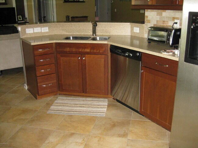 Foto del edificio - 1108 Pine Island Ct