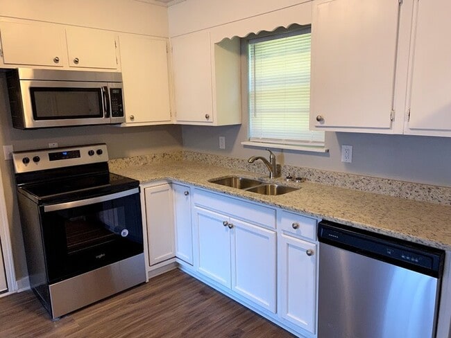 Foto del edificio - 5208 Durinda Ln NW
