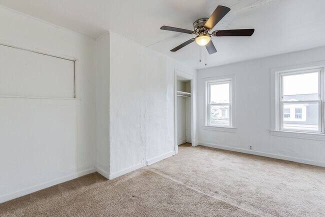 Foto del edificio - AVAILABLE August – Cute 2 bedroom, 1 bath ...