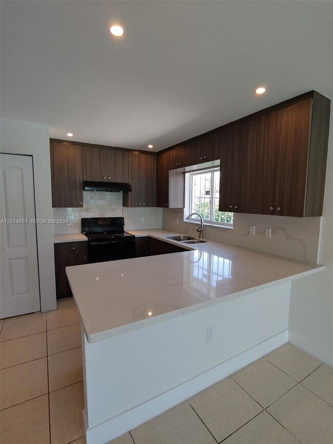 Building Photo - 1270 NW 39th St