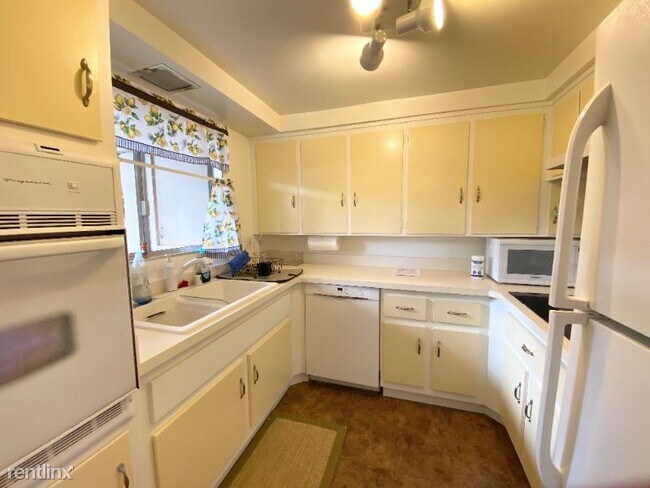 Building Photo - 2 br, 2 bath Condo - 5740 Encina Rd. 2 Unit 2