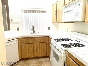 Building Photo - 251 S Green Valley Pkwy