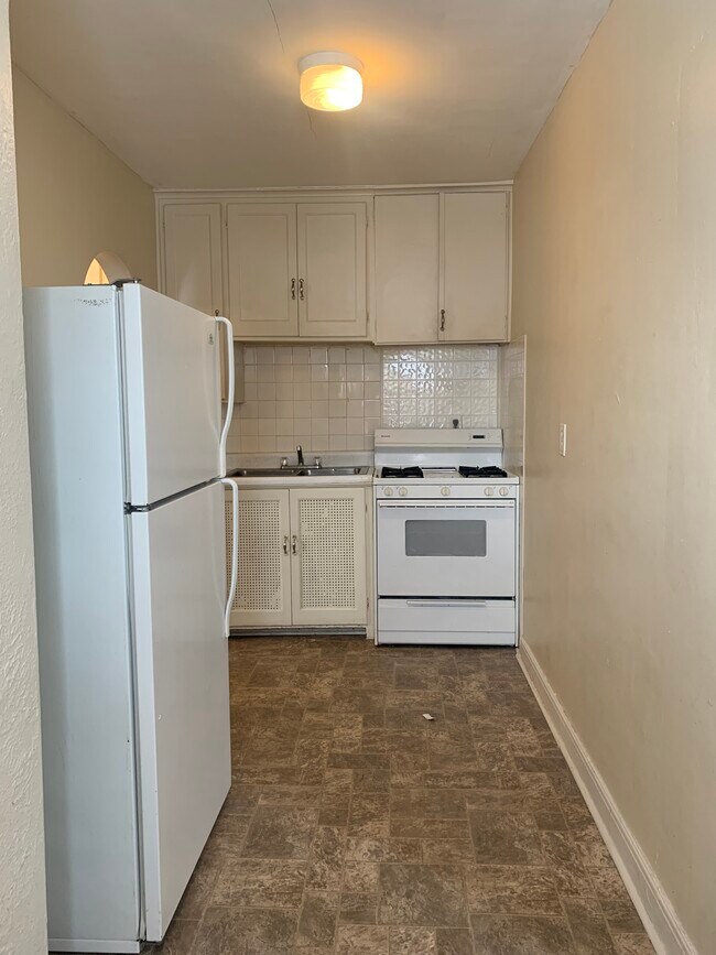 Building Photo - 2317 W Kellogg Ave