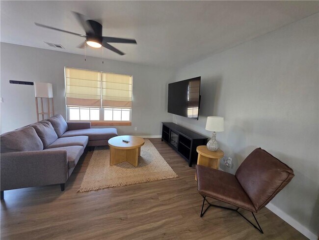 Building Photo - 2402 SE Jayel Terrace