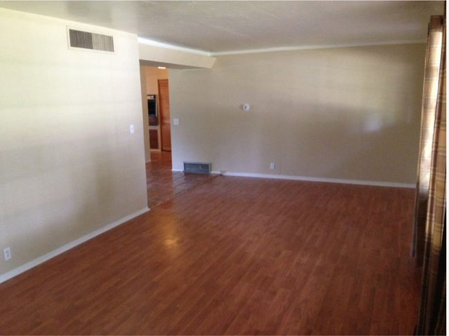 Foto del edificio - 1443 E Cedar St