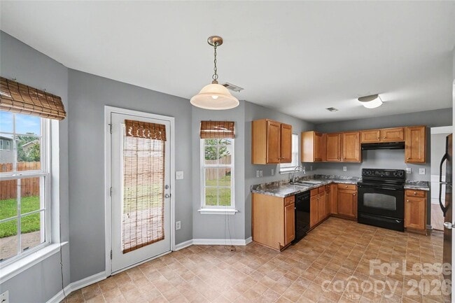 Building Photo - 10521 Barvas St