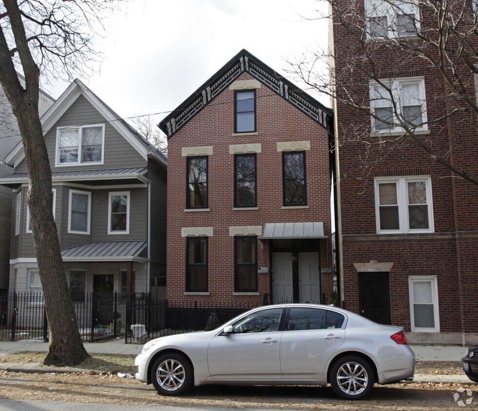 Building Photo - 3242 N Clifton Ave