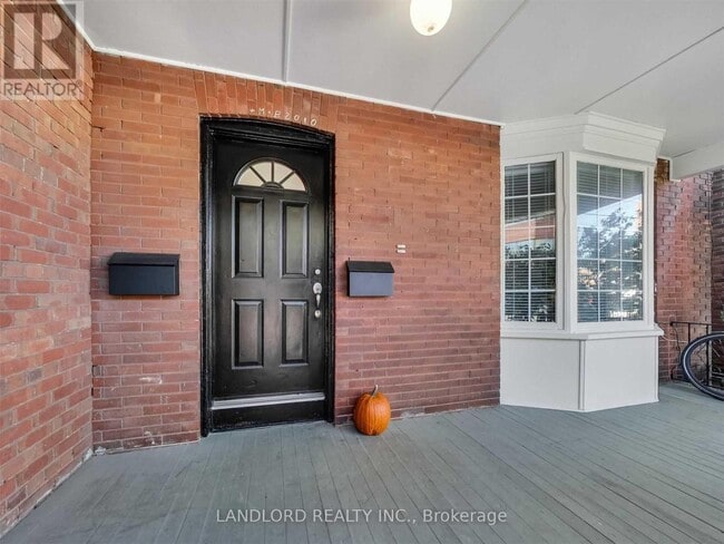 Building Photo - 2251 Dundas St W