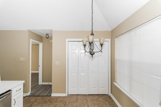 Building Photo - 4479 Cleopatra Cove N