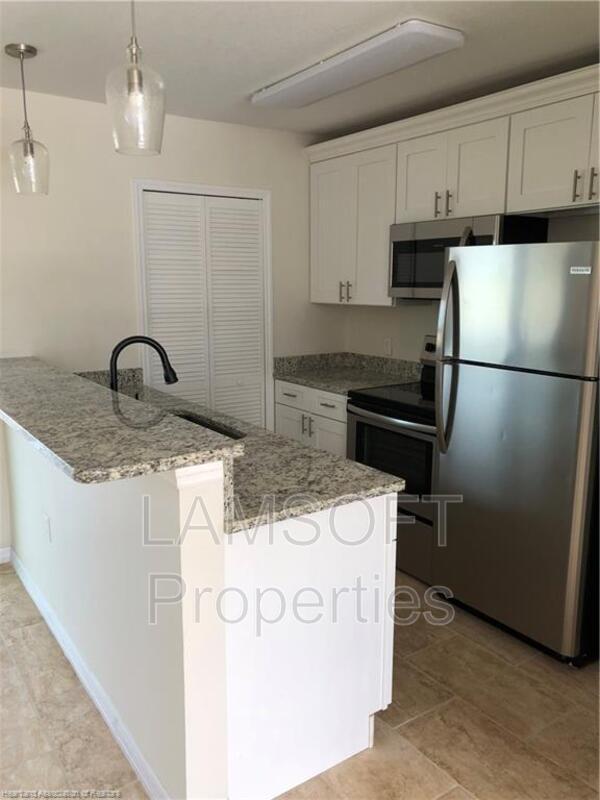 Foto del edificio - 1041 Lake June Rd