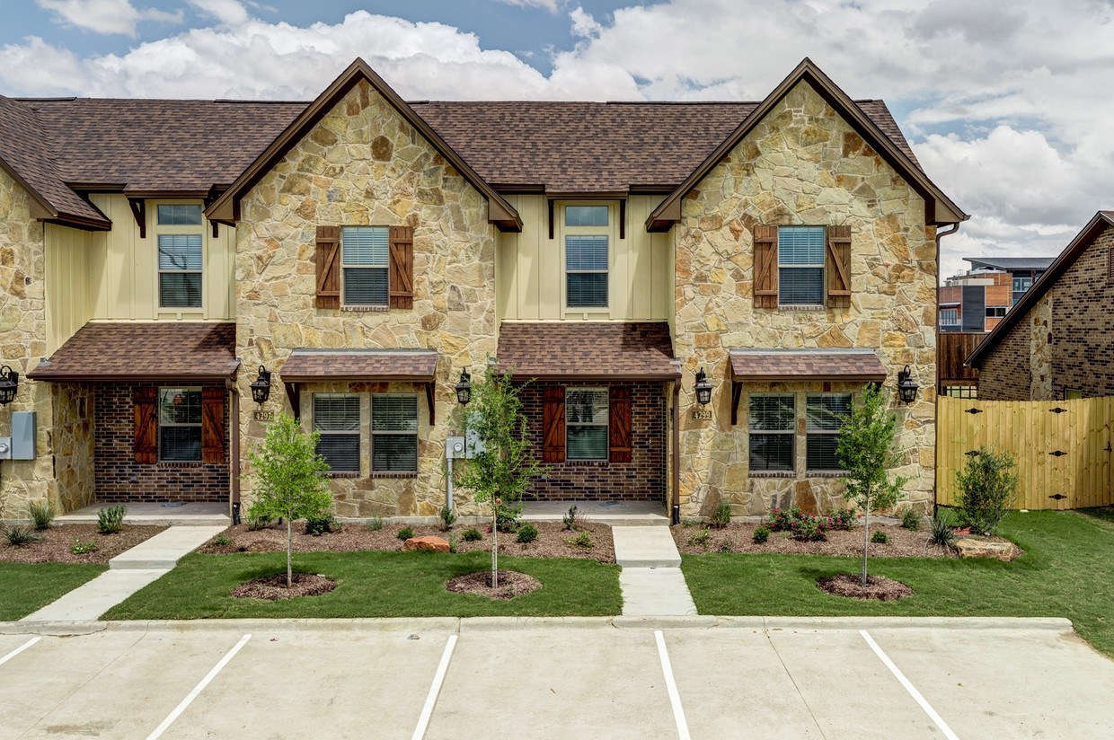 Primary Photo - Barracks Townhomes