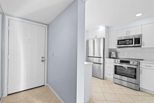 Building Photo - 501 S Seas Dr