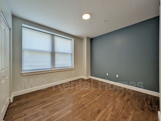 Foto del edificio - 218 Church St W