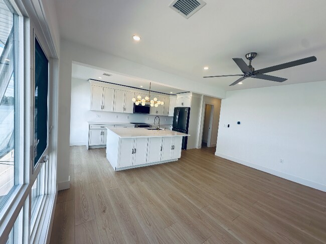 Foto del edificio - 280 Endicott Ave