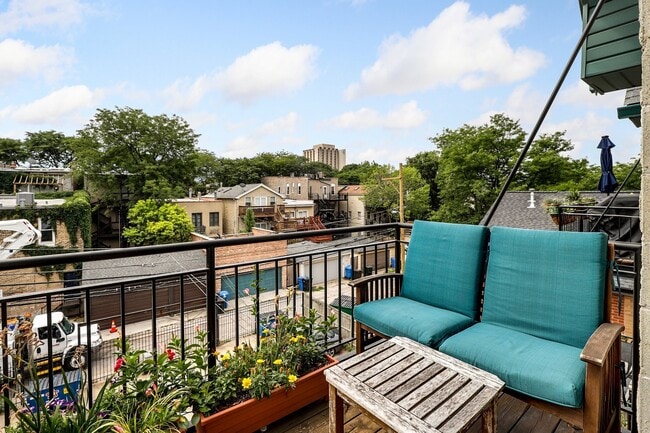 Back Deck - 2117 W Evergreen Ave