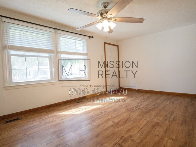 Foto del edificio - 5007 Glen Tara Dr