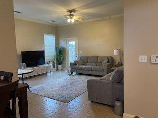 Sala de estar - 3818 Northshore Ave