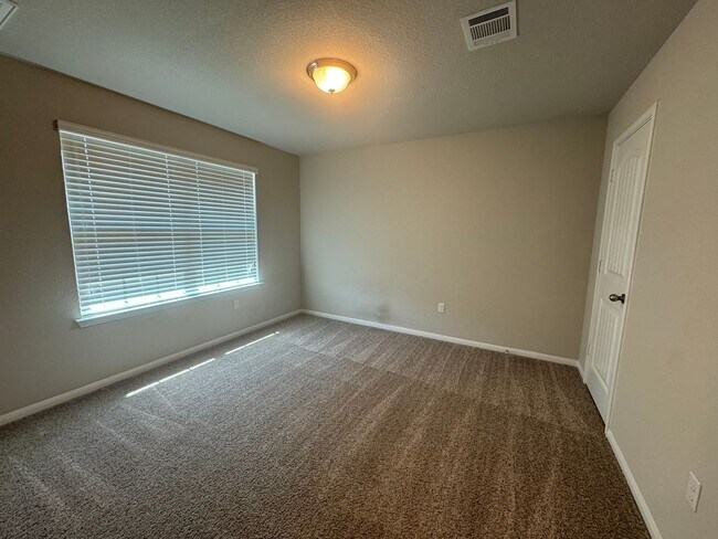 Foto del edificio - Beautiful 4 bedroom in desirable Larkspur ...