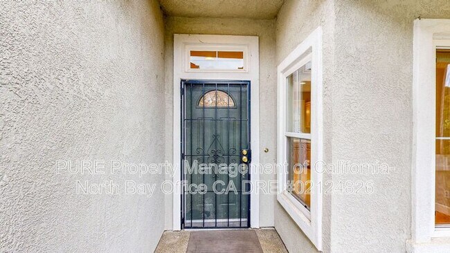 Foto del edificio - 121 Porterfield Creek Dr