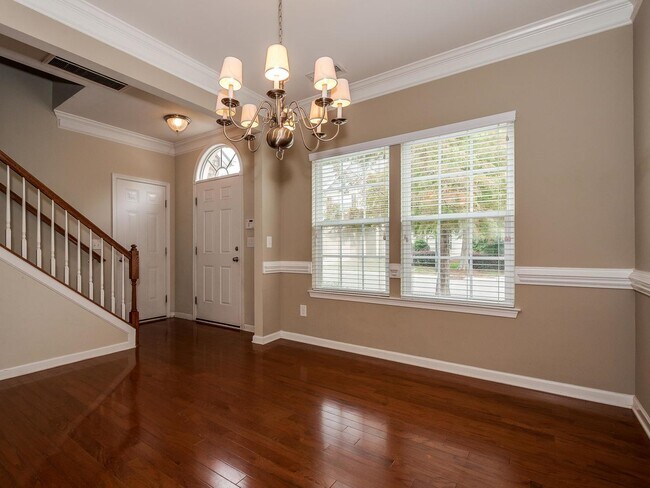 Foto del edificio - Great location off Archdale!