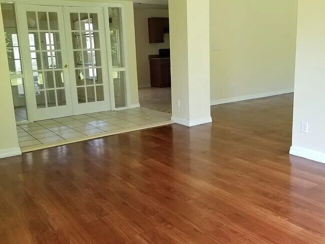 Foto del edificio - 158 SE Lucero Dr