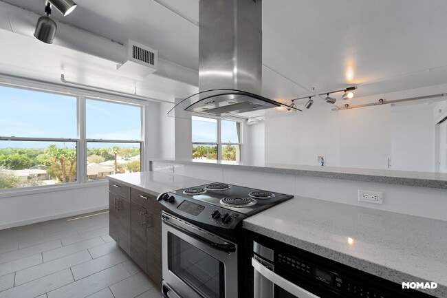 Kitchen - 535 W Thomas Rd