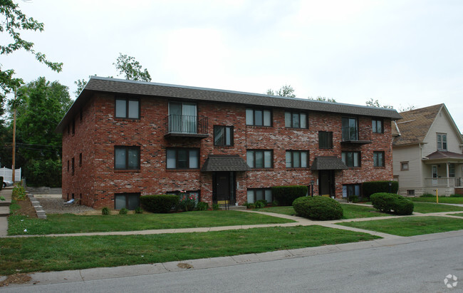 Building Photo - MarCon Capitol Apartments