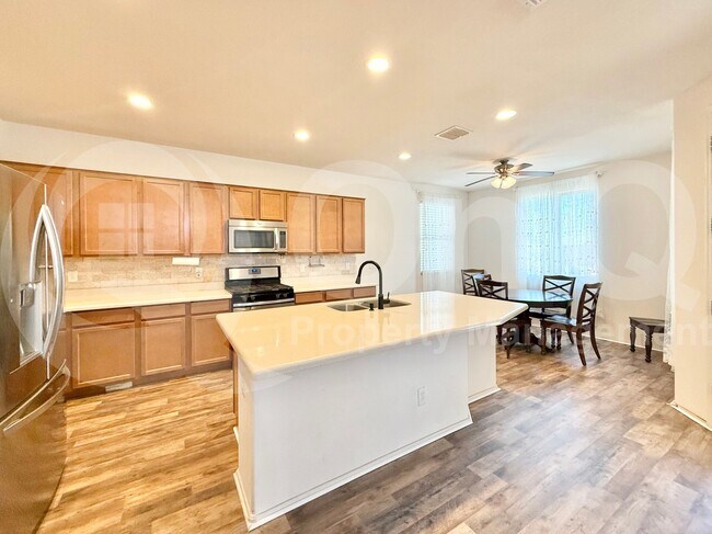 Foto del edificio - 7704 S 23rd Ln