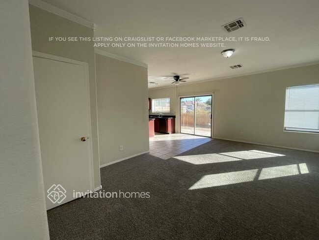 Foto del edificio - 8231 W Carol Ave