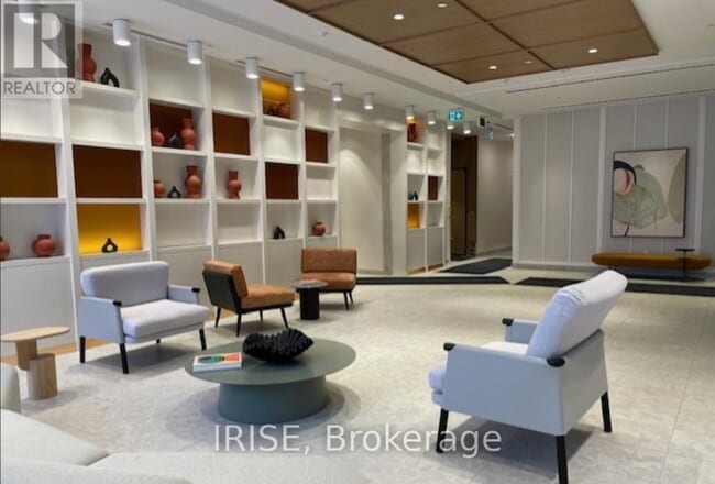 Building Photo - 15 Richardson St