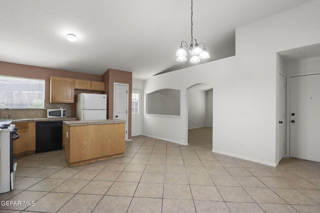 Building Photo - 12413 Jon Evans Dr