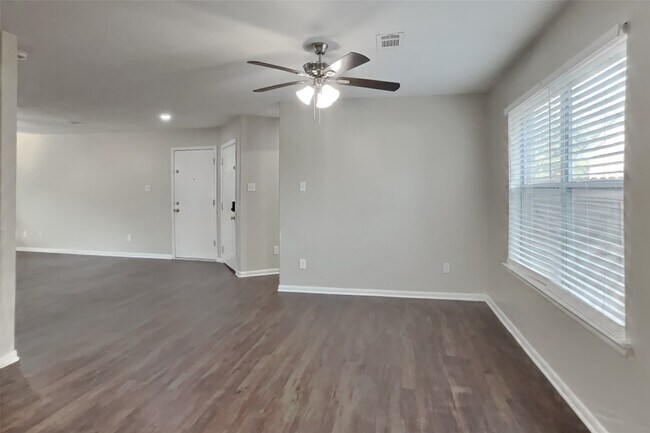 Foto del edificio - 29102 Fox Fountain Ln