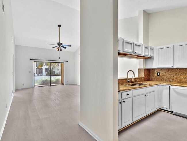 Foto del edificio - 330 Eastwood Terrace