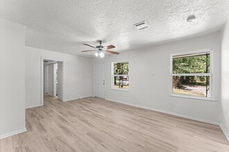 Building Photo - 6515 Beekman Rd