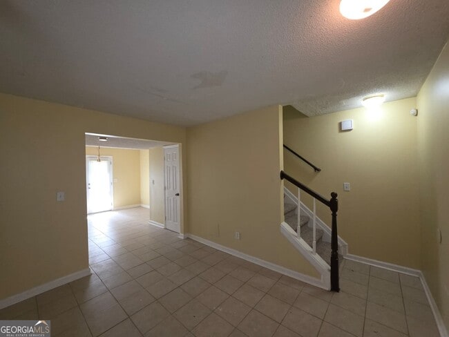 Building Photo - 904 Holden Ln