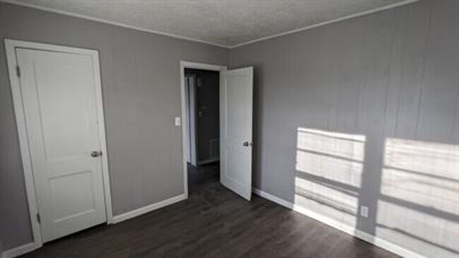 Foto del edificio - 1632 S Glenn Ave
