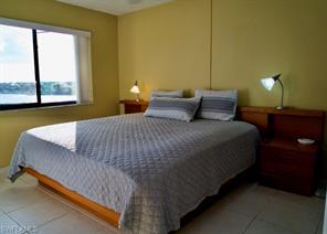 Foto del edificio - 4835 Bonita Beach Rd SW
